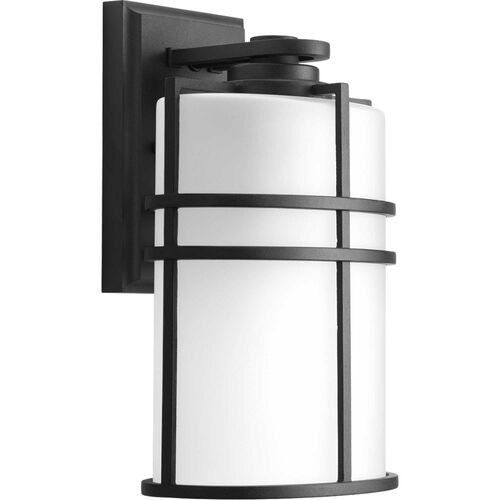 New Castle Outdoor Wall Lantern – Generation Lighting.