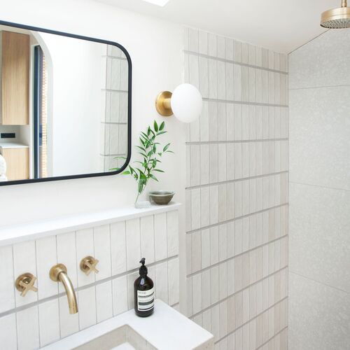 Lochan Wall Light in Brass – Tala North America
